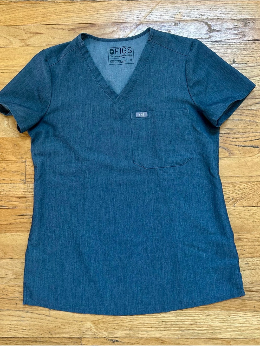 Figs Catarina One Pocket Scrub Top in Heather Gray